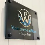 Wave House Cosy Yet Modern In A Prime Location, Oceanfront, Private Terrace And Air Conditioning Apartament Monterosso al Mare