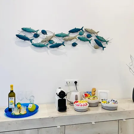 Wave House Cosy Yet Modern In A Prime Location, Oceanfront, Private Terrace And Air Conditioning דירה מונטרוסו אל מארה