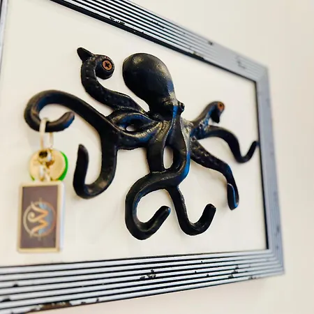 Wave House, 5 Terre Apartment *