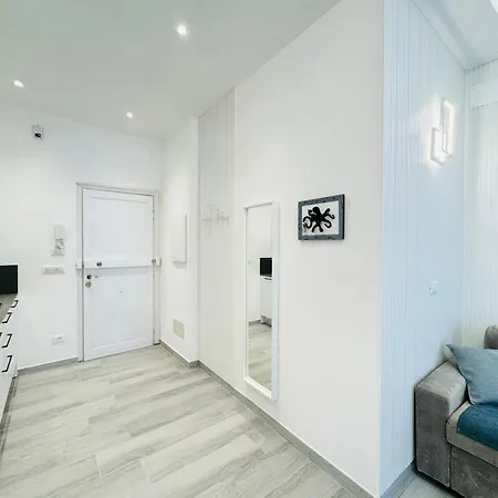 Wave House Cosy Yet Modern In A Prime Location, Oceanfront, Private Terrace And Air Conditioning דירה מונטרוסו אל מארה