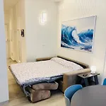 Wave House Cosy Yet Modern In A Prime Location, Oceanfront, Private Terrace And Air Conditioning * מונטרוסו אל מארה