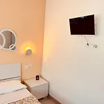 Wave House Cosy Yet Modern In A Prime Location, Oceanfront, Private Terrace And Air Conditioning *