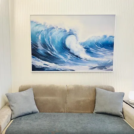 Wave House Cosy Yet Modern In A Prime Location, Oceanfront, Private Terrace And Air Conditioning Διαμέρισμα *
